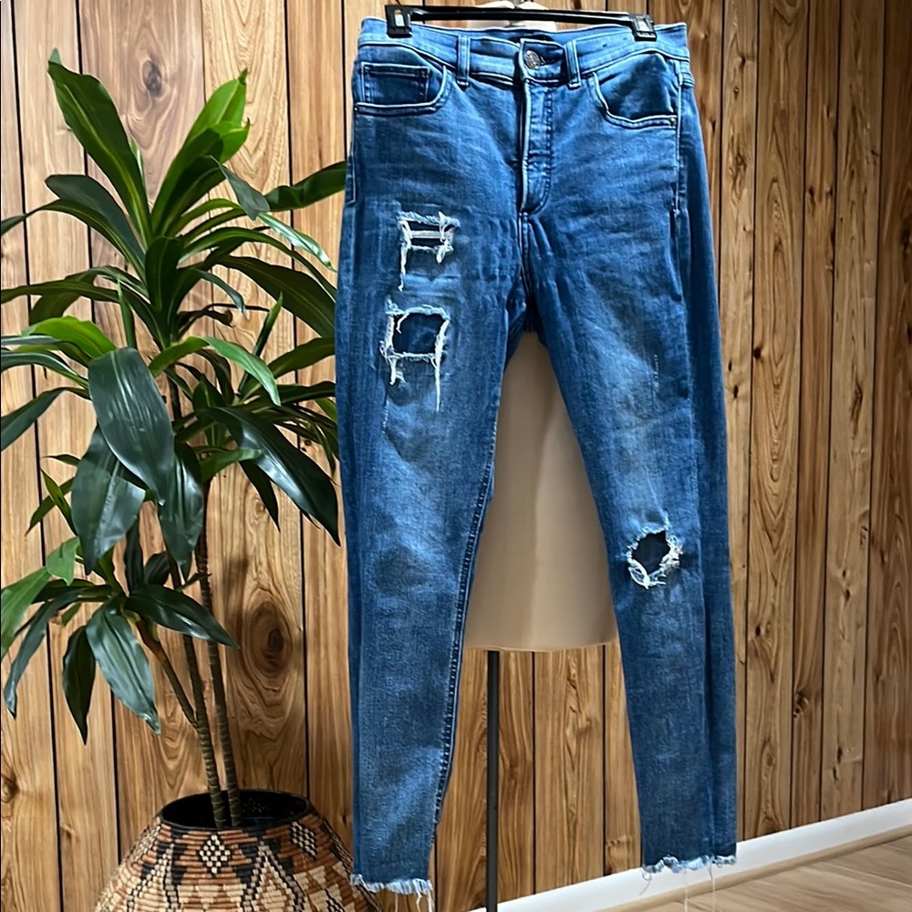 🛍️5️⃣ / 💲2️⃣5️⃣🛍️ - Express Blue Skinny Jeans with Distressed Details